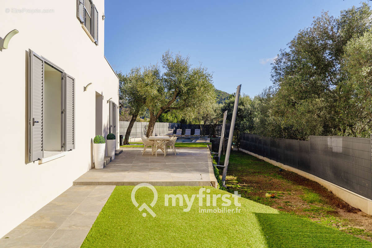 Maison à LA VALETTE-DU-VAR