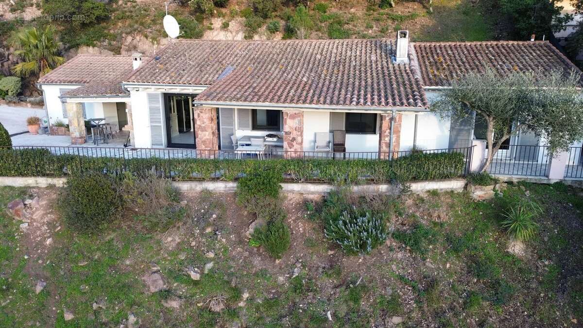 Maison à MANDELIEU-LA-NAPOULE