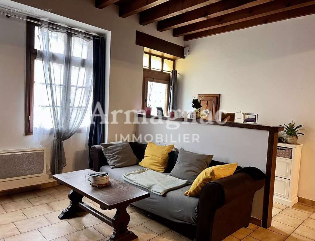 Maison à VIC-FEZENSAC