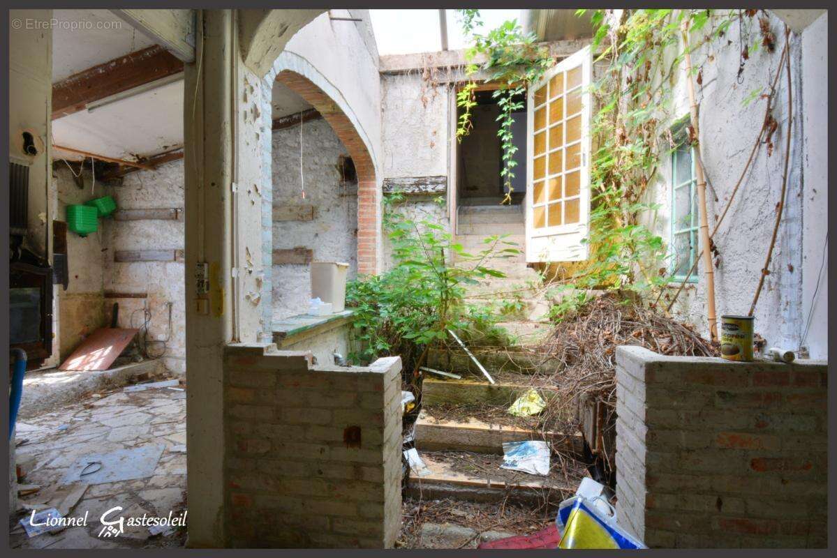 Ensemble deux maisons à rénovées en integralité à vendre avec terrain sur la communes  LIGUEUX (33) - photo 6