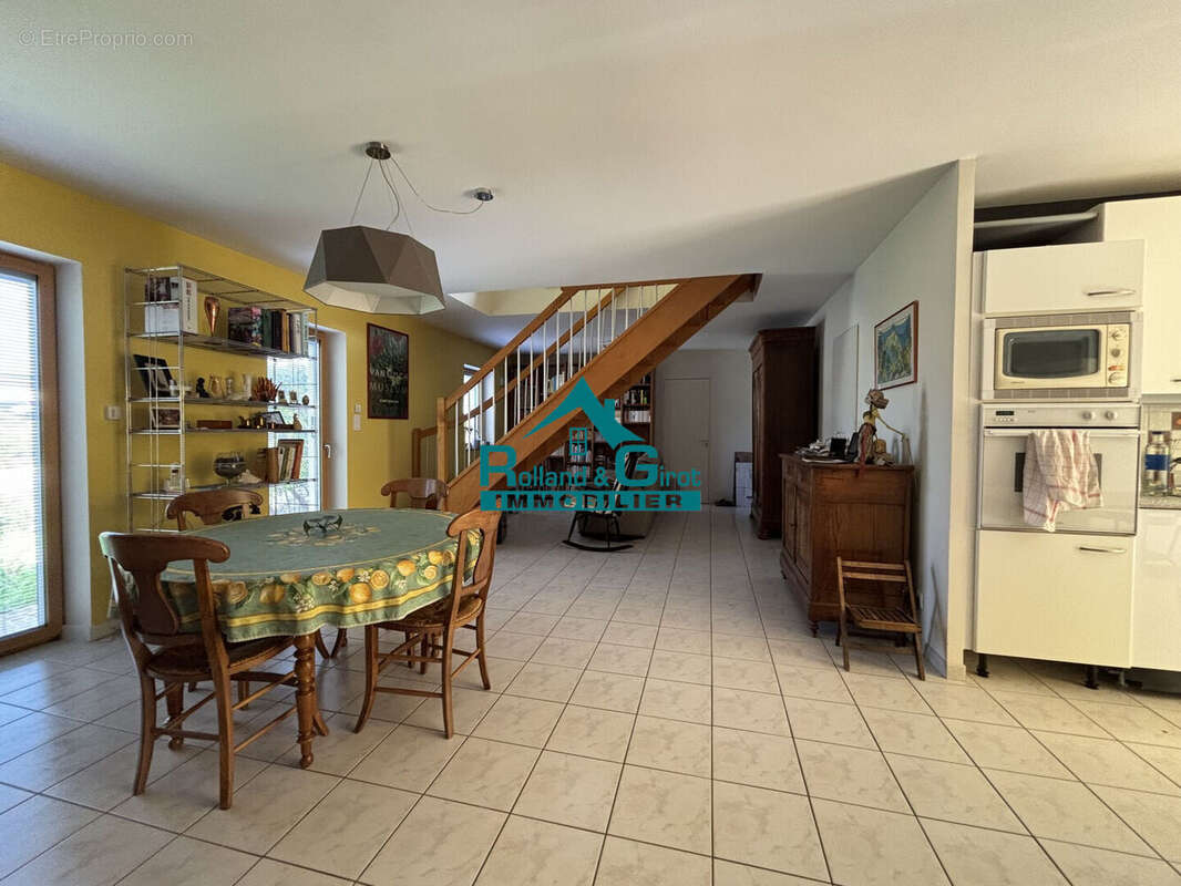 Maison à SAINT-SULPICE-LA-FORET