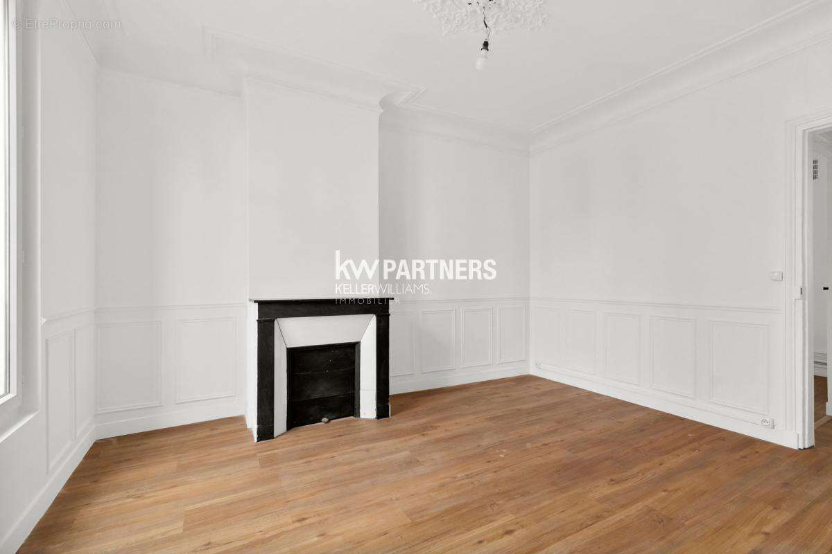Appartement à COURBEVOIE
