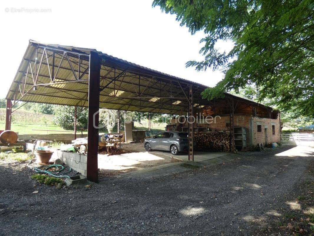 Ancien lavoir entièrement rénové dans un cadre bucolique de 15 000m2 - photo 8