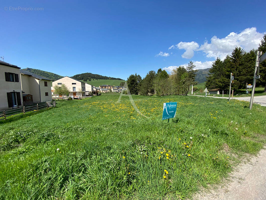 Terrain à PUYVALADOR