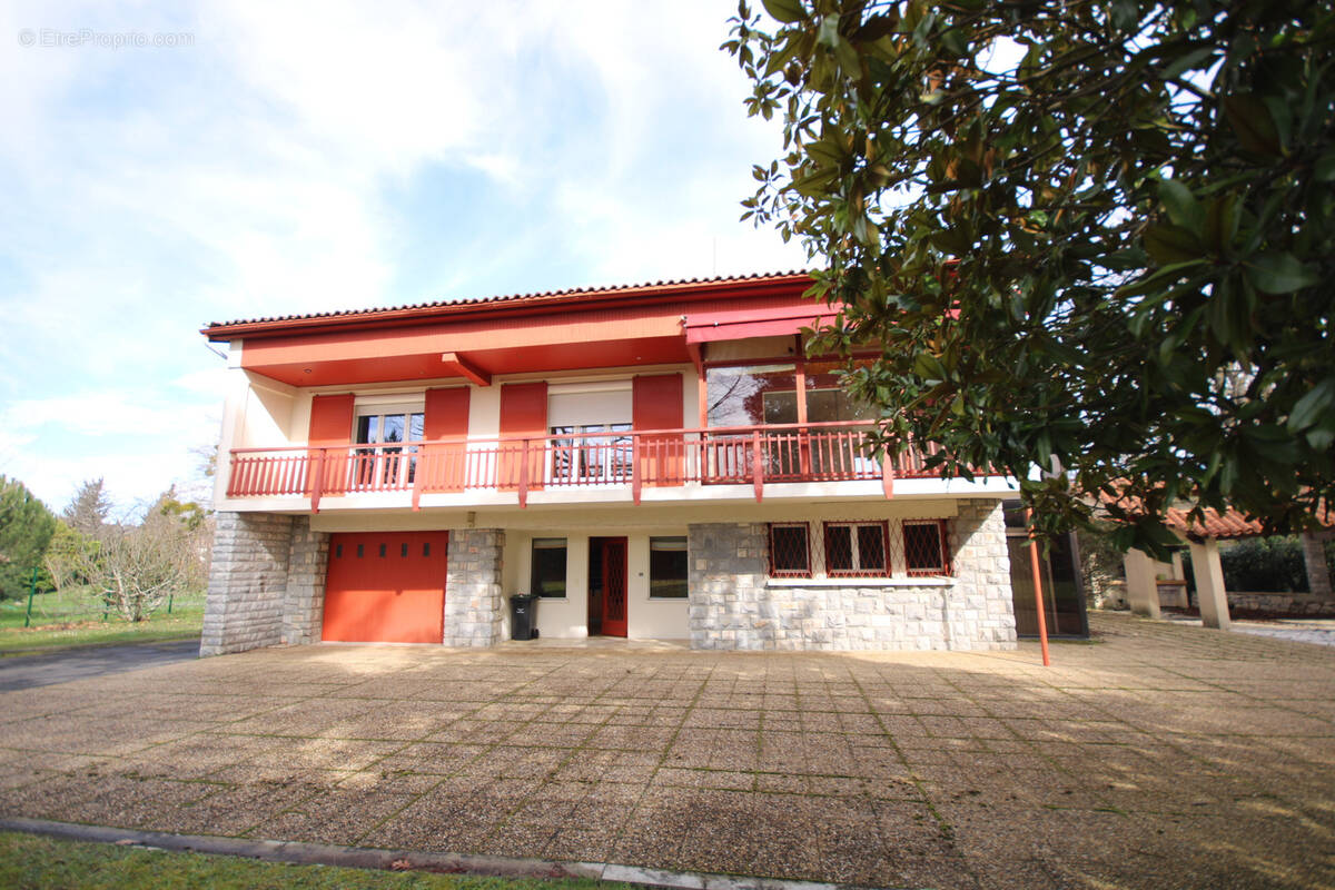 Maison à LAROQUE-D'OLMES