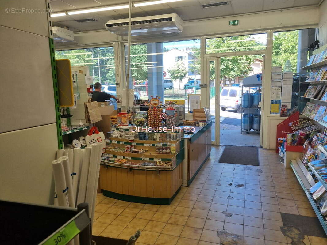 Commerce à SAINT-GERMAIN-LAPRADE