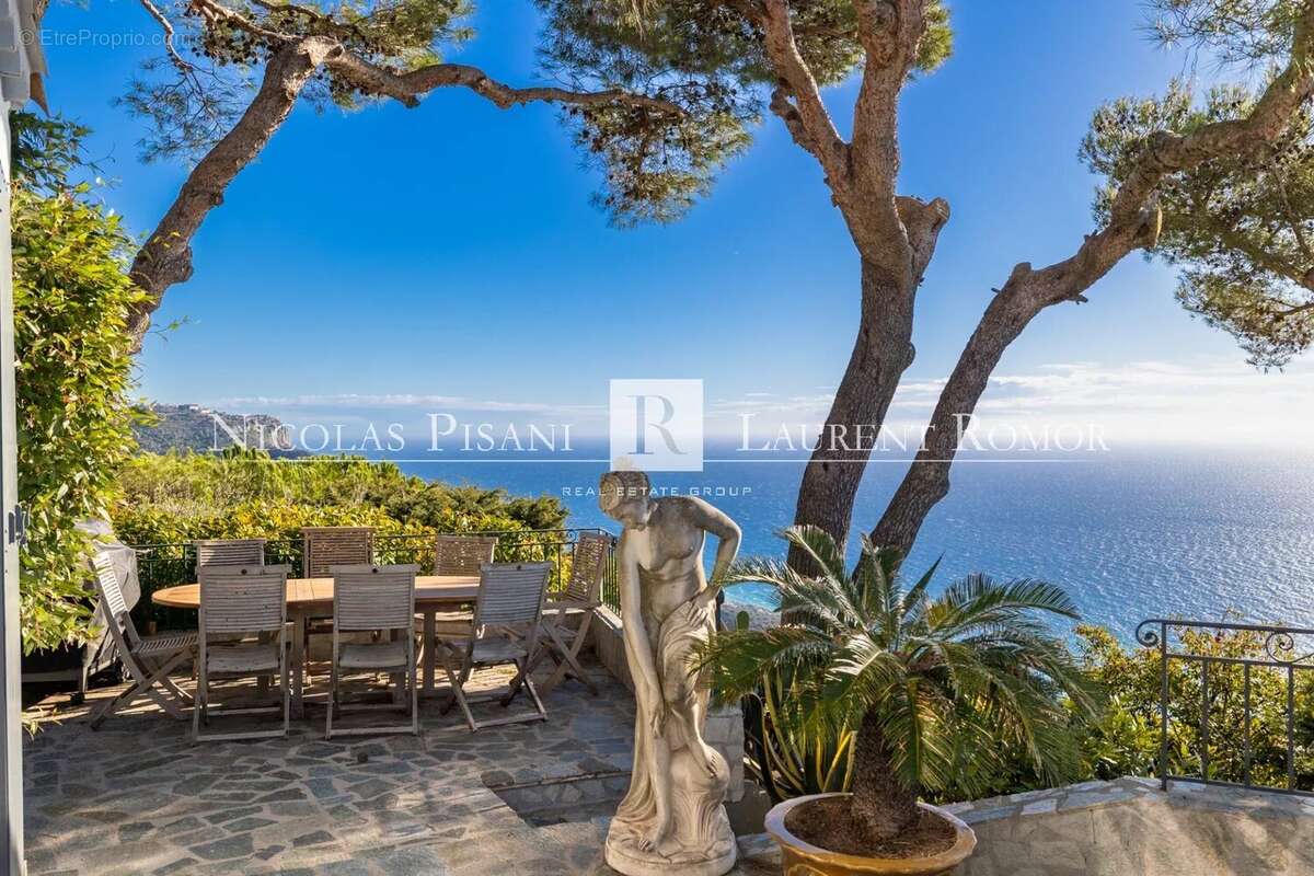 Maison à EZE