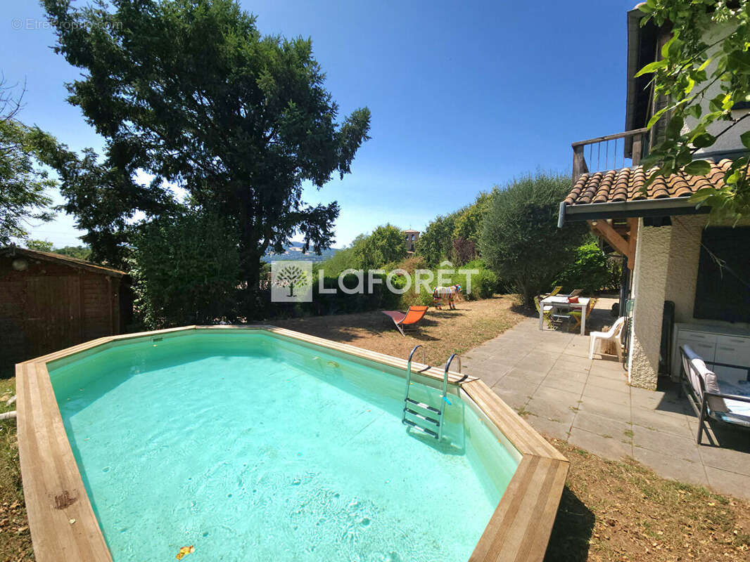 Massieux, beaux volumes et vue dégagée - photo 2