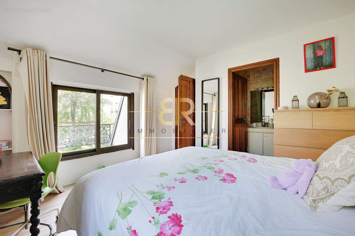 Maison à NEUILLY-SUR-SEINE