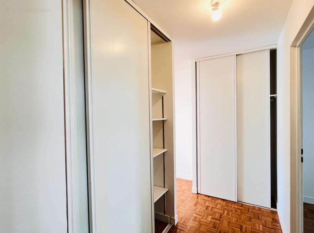 Appartement à LA GARENNE-COLOMBES