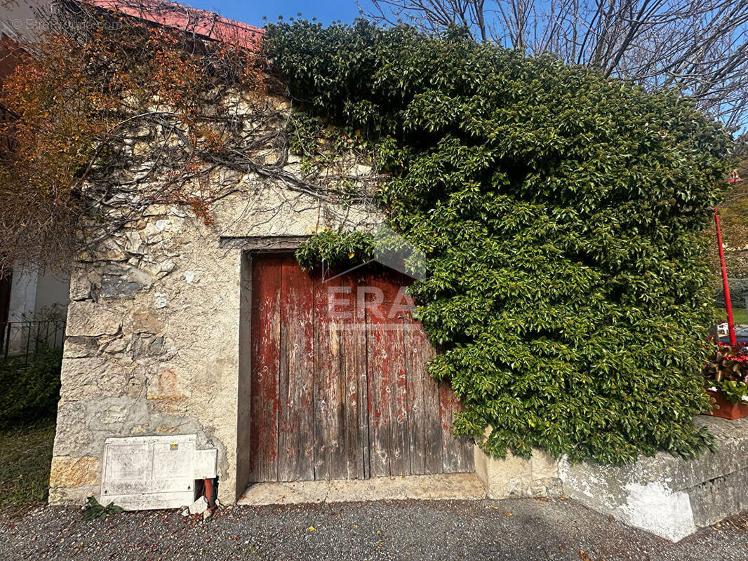Maison à LARAGNE-MONTEGLIN