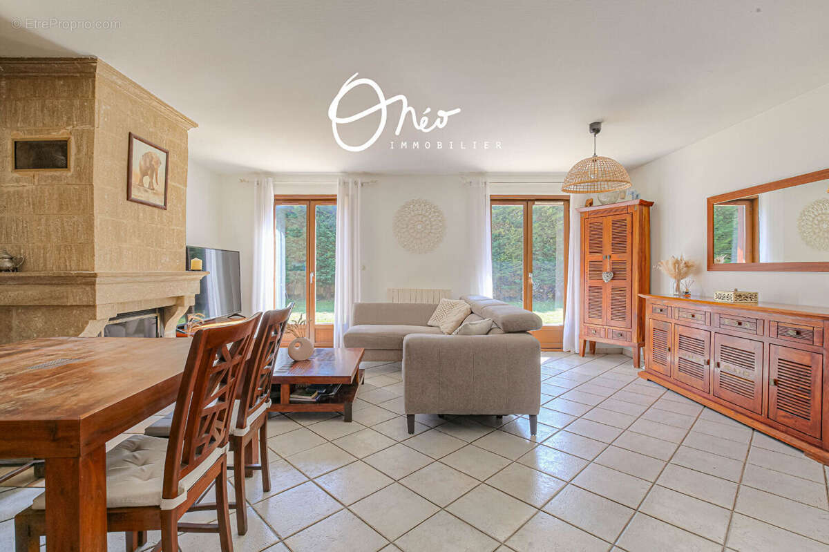 Maison à SAINT-PIERRE-DE-CHANDIEU