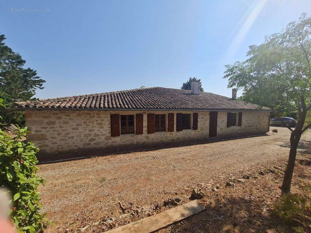Maison à SAINTE-MERE