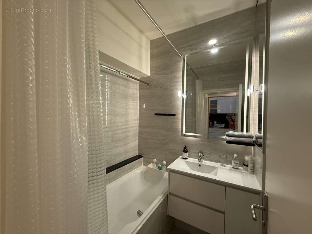 Appartement à PARIS-3E