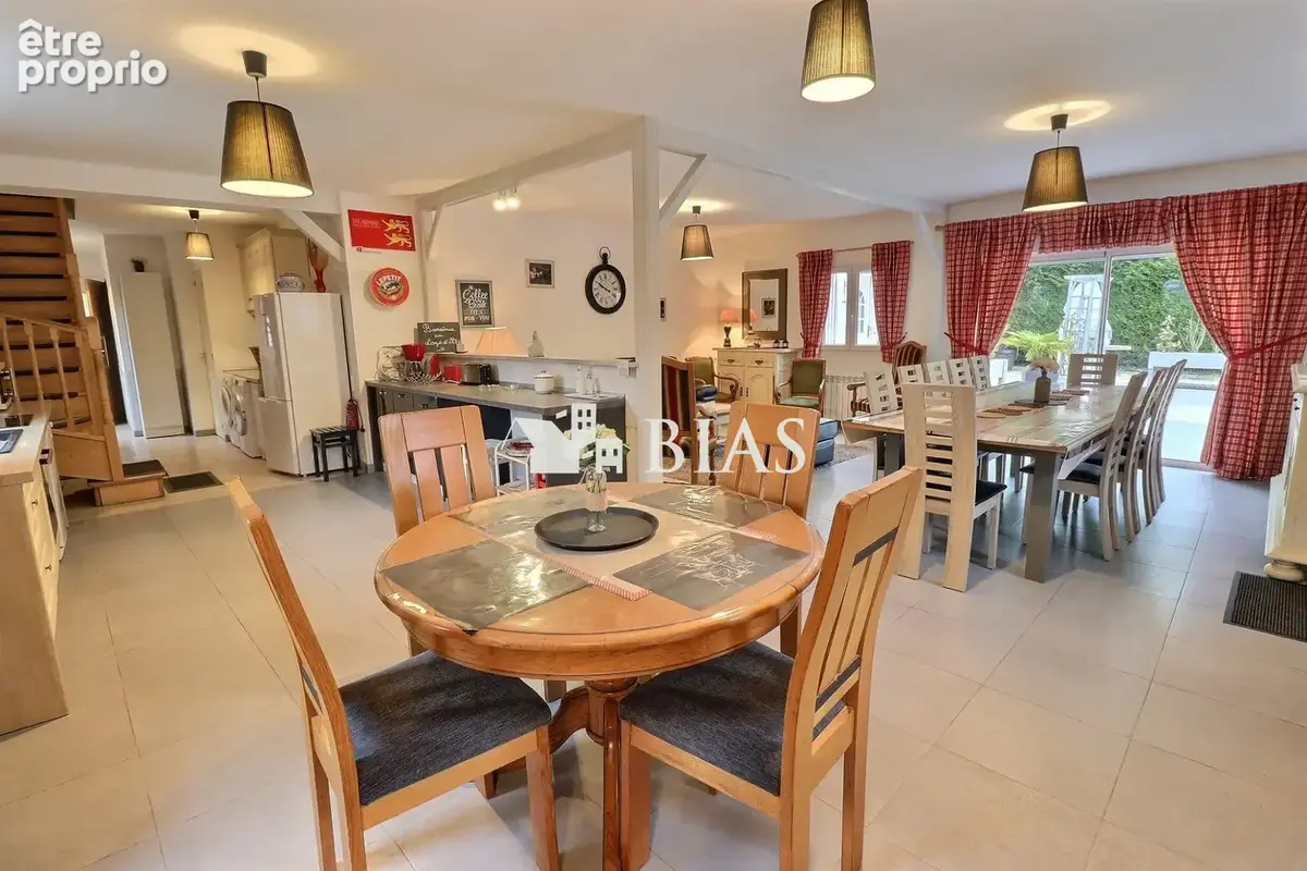 Maison 290 m² à Bernay  - photo 2