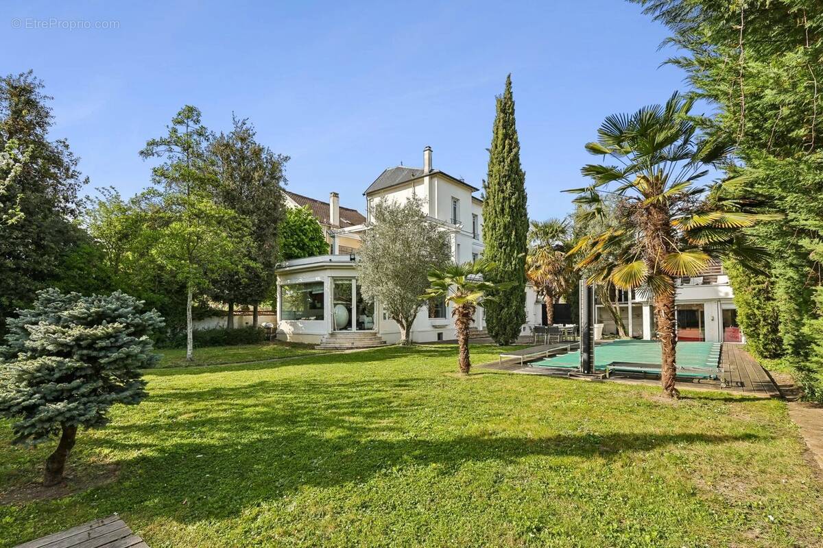 Maison à SAINT-MAUR-DES-FOSSES