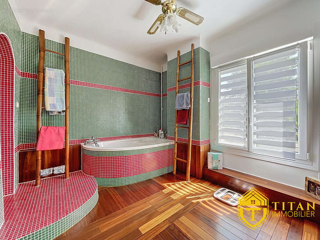 Maison 4 chambres, garage, jardin, Dunkerque Centre-Victoire (59140)   - Maison à DUNKERQUE