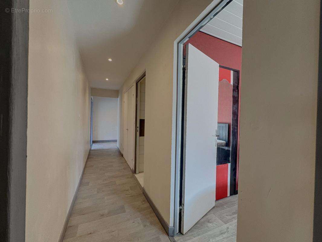 T4 lumineux avec balcon - Chenôve - photo 13