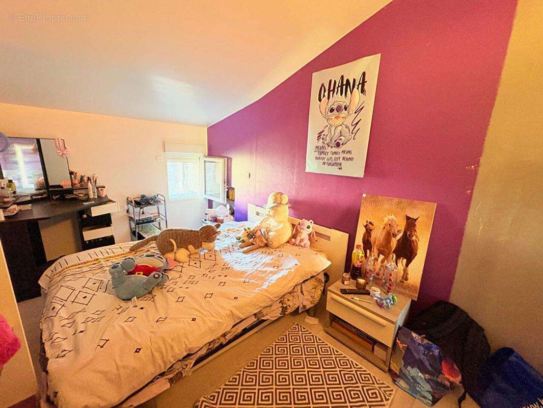 Maison à SAINT-GEORGES-DE-LONGUEPIERRE