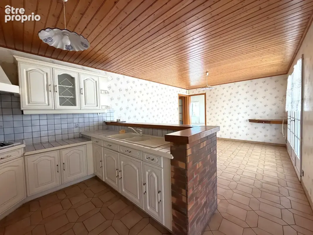 Entre AIZENAY et CHALLANS, à proximité du lac de Maché, agréable maison de pl-pied sur 1 038 m2 de terrain - photo 9