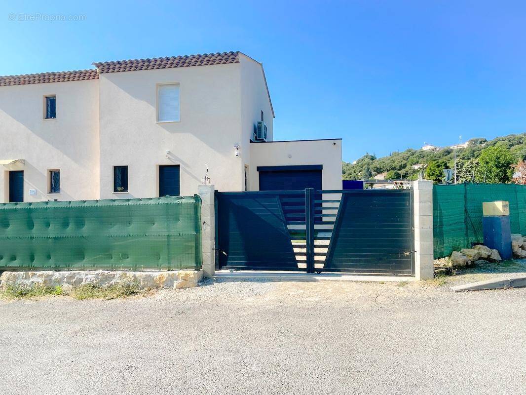 Maison à GINASSERVIS
