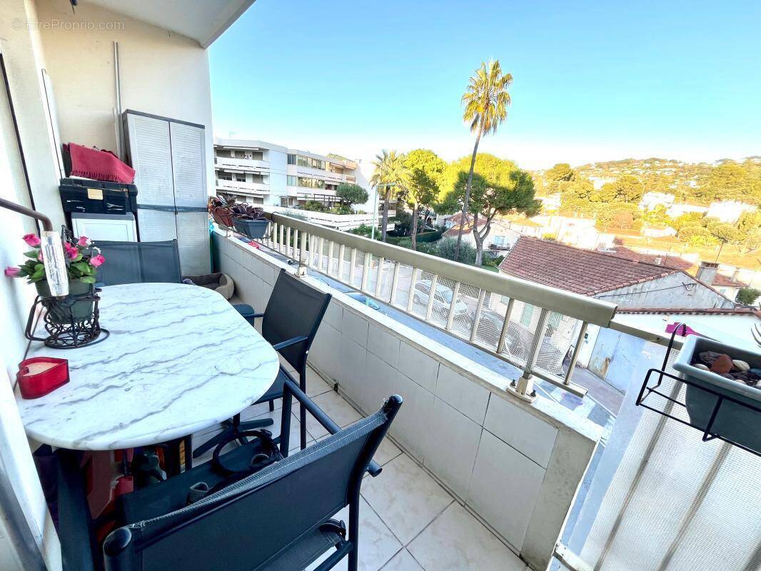 Appartement à LE CANNET