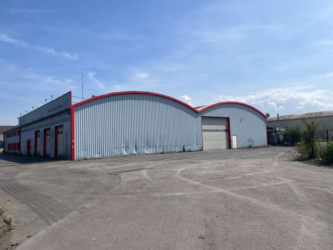 Entrepôt - 1600 m2 - ZI de Petite-Synthe sur 3638 m2 - photo 2