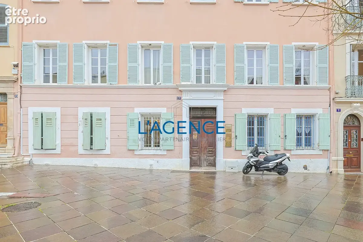 Appartement T2 de 79m2 habitables (47 m2 loi carrez ) au centre ville de Hyères - photo 4