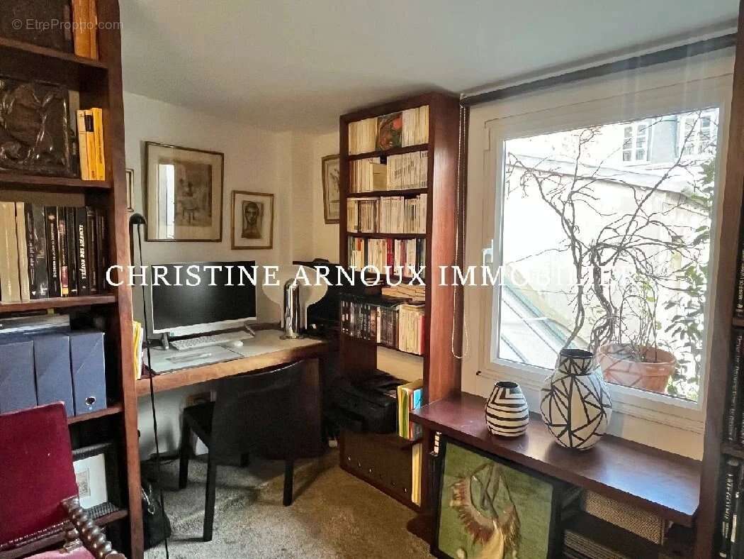 Appartement à PARIS-3E