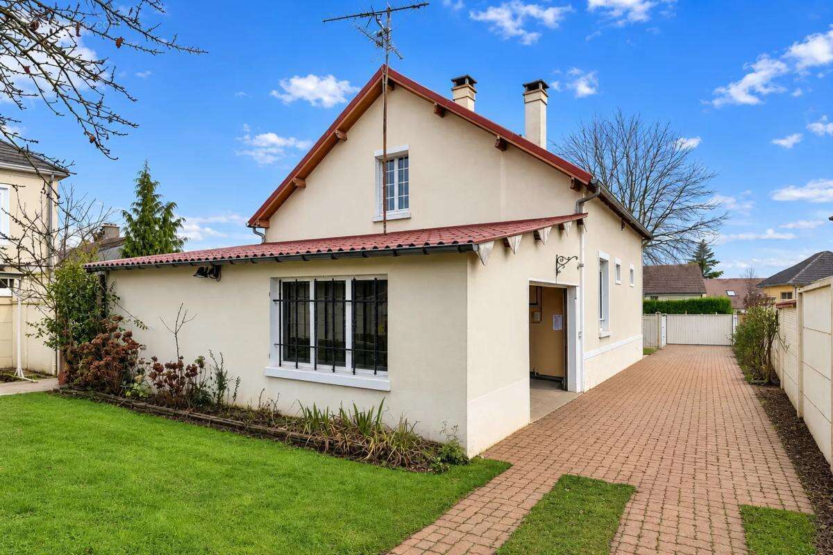 Maison familiale 5 pièces avec jardin à La Couture-Boussey - photo 18