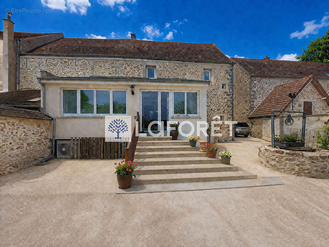 Maison à ROZAY-EN-BRIE