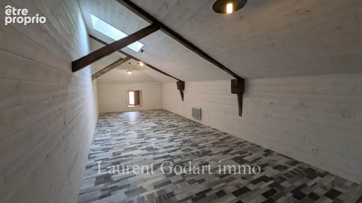 Maison de village en pierre avec 5 chambres et cour - photo 13