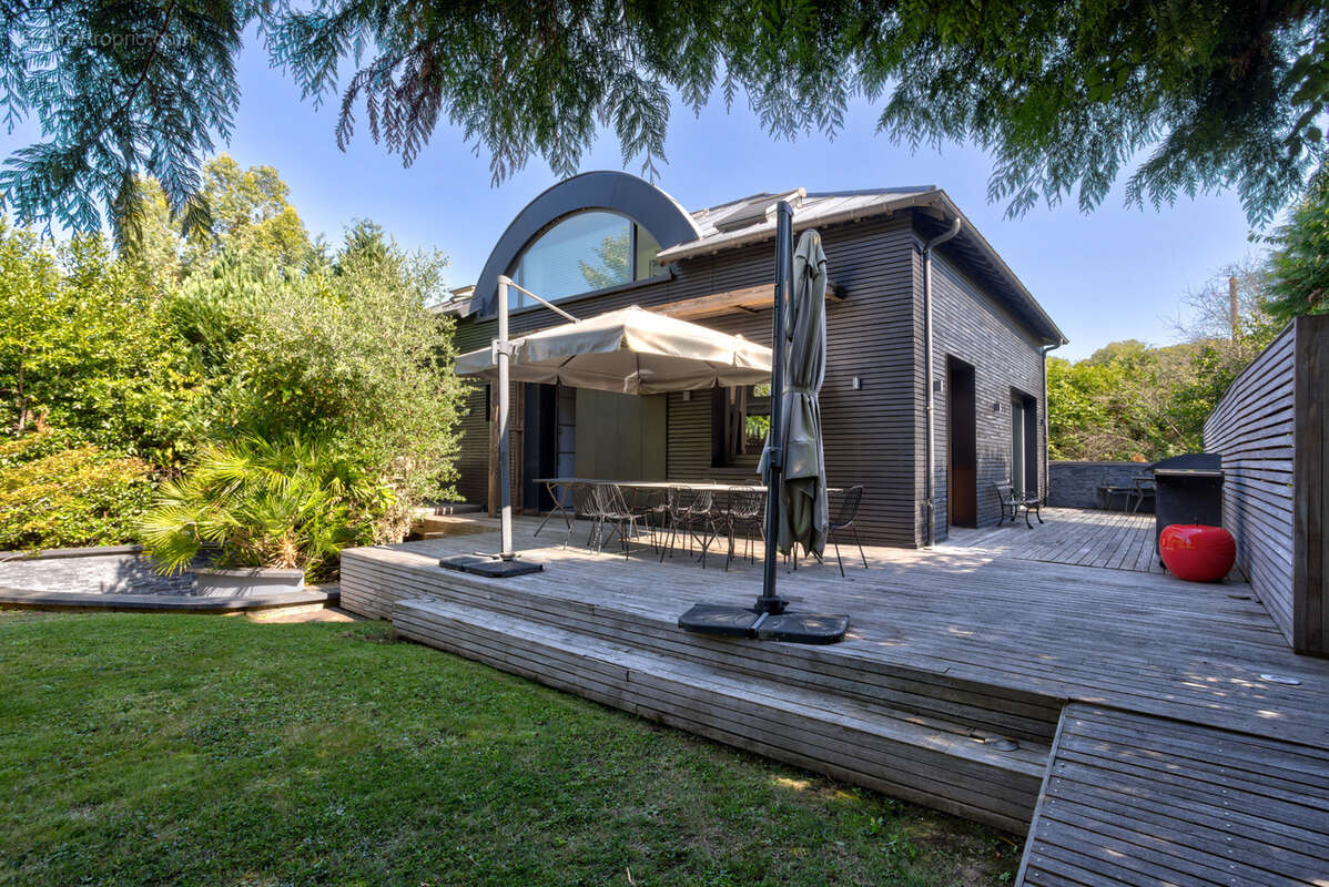 Maison à LA CELLE-SAINT-CLOUD