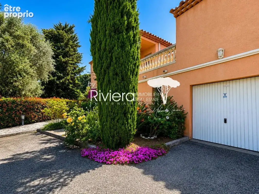 Cavalaire dans domaine privé - villa  4 chambres avec piscin - photo 2