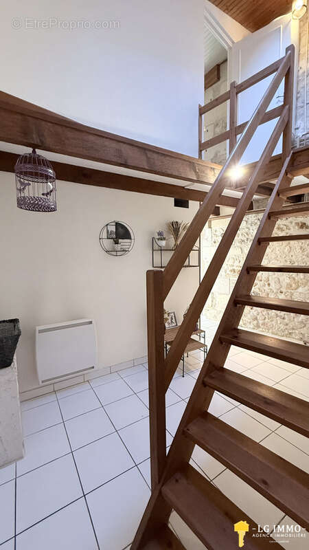 Maison à BRIE-SOUS-MORTAGNE