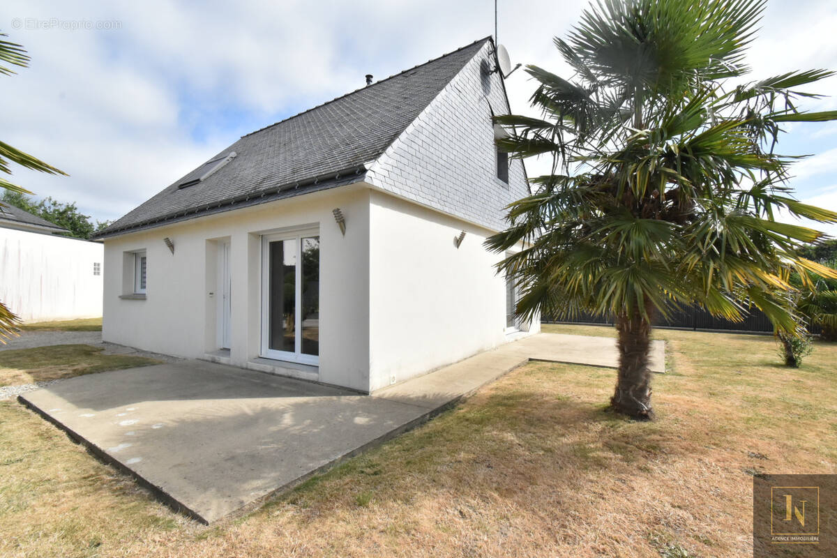 Maison à LOCQUELTAS