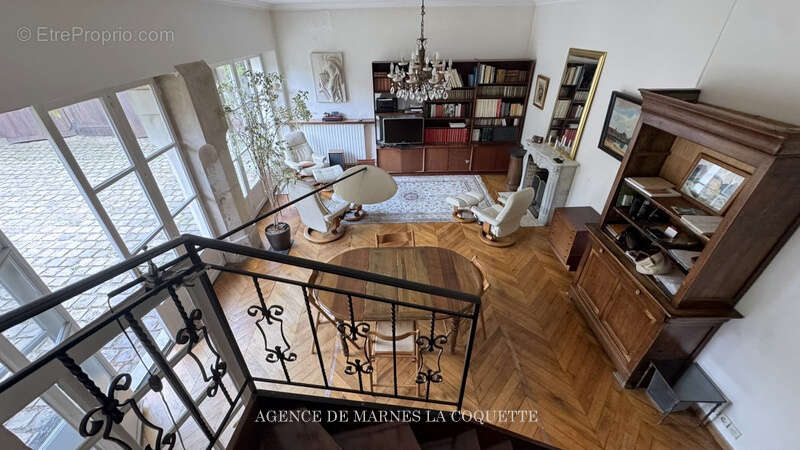 Maison à VILLE-D'AVRAY