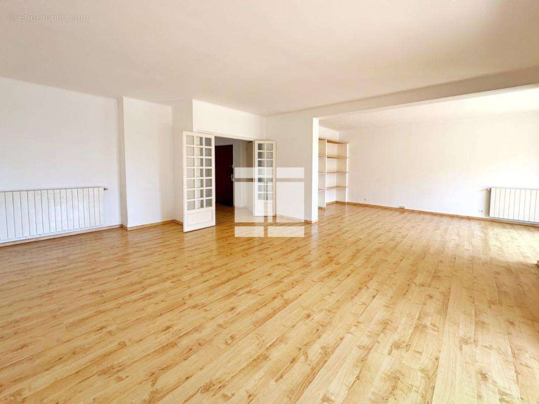 AJACCIO – Route des Îles Sanguinaires – Spacieux T4 de 150 m² avec terrasse filante de 60 m² exposée plein sud - photo 4