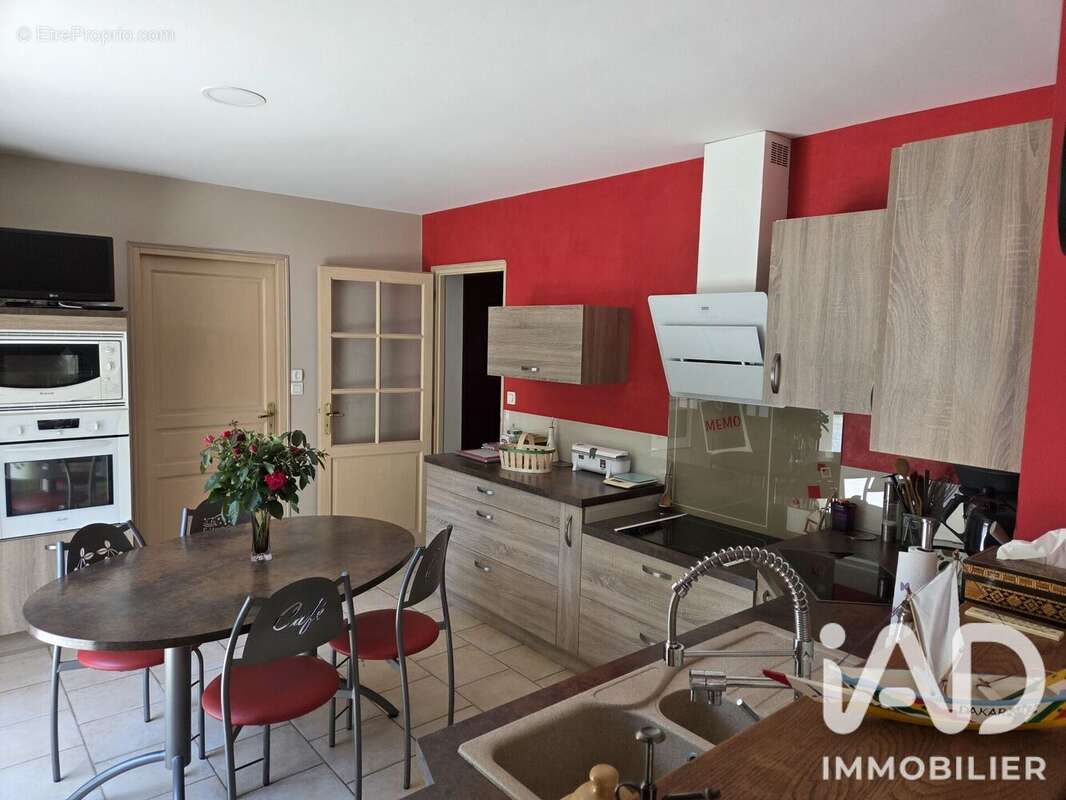 Maison 162 m² à Reaumur  - photo 2