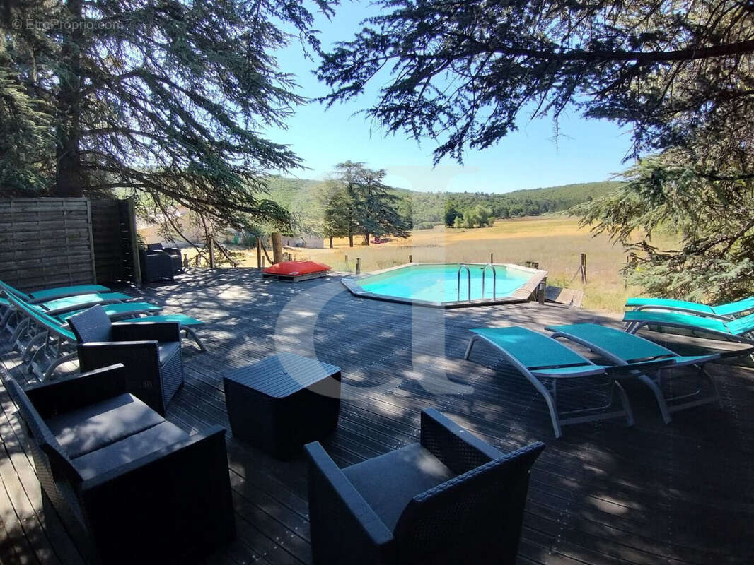 Maison à PERNES-LES-FONTAINES