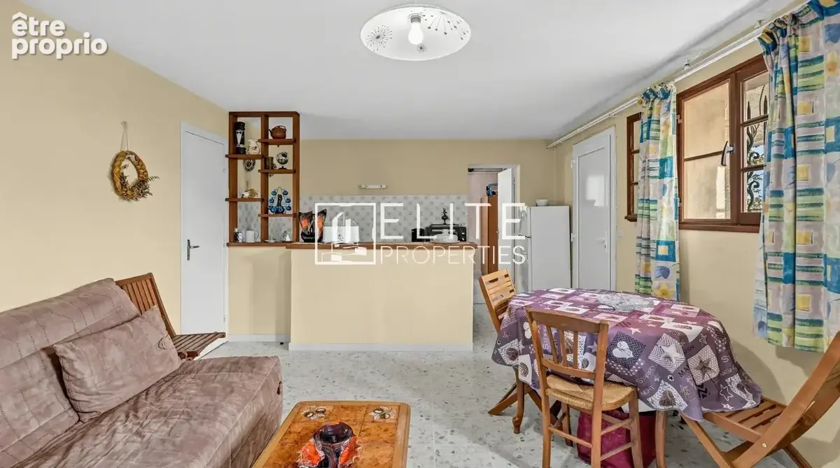 MANDELIEU-LA-NAPOULE (CAPITOU) : Maison à rénover, 110 m² habitables, vue panoramique mer et collines, terrain de 1 375 m² - photo 10