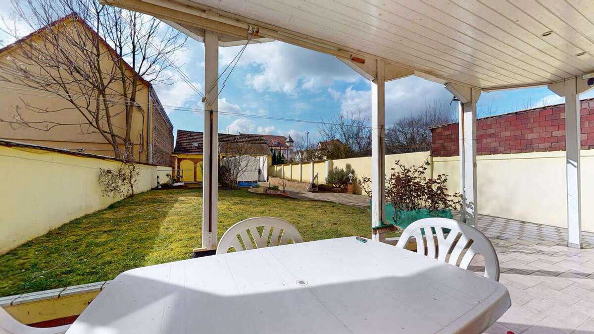 Superbe 3/4 pièces de 135 m² type loft avec jardin de 408 m² et grange aménageable Proche centre Schiltigheim - photo 2