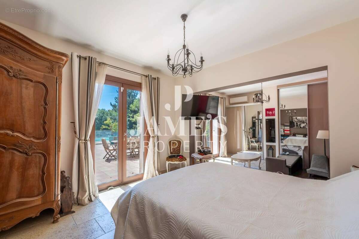 Maison à FONTVIEILLE