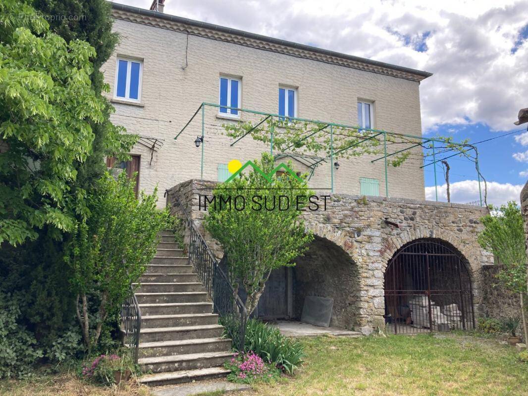 Maison à ROCHECOLOMBE