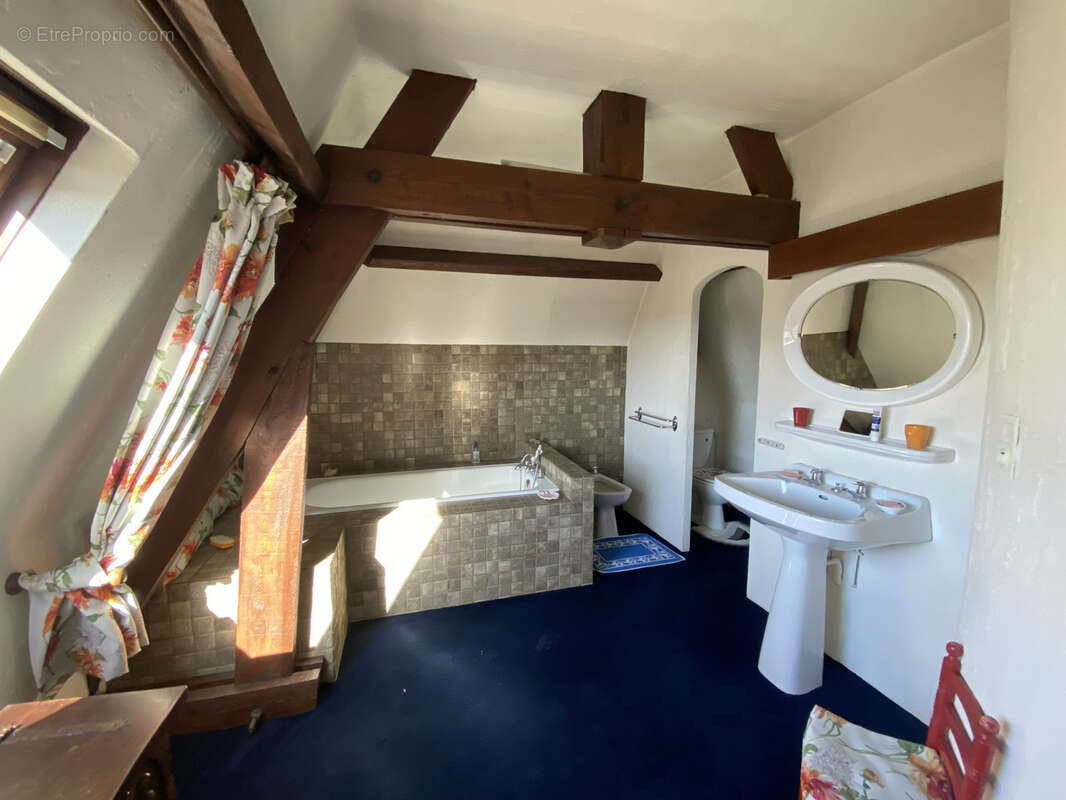 Maison T9 située à Séméac - photo 13