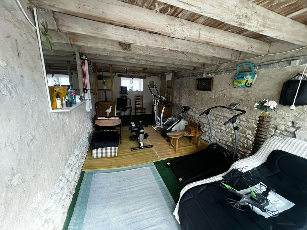 PROPRIÉTÉ de 300m2 hab et DEPENDANCES dans PARC 2550m2 - photo 32