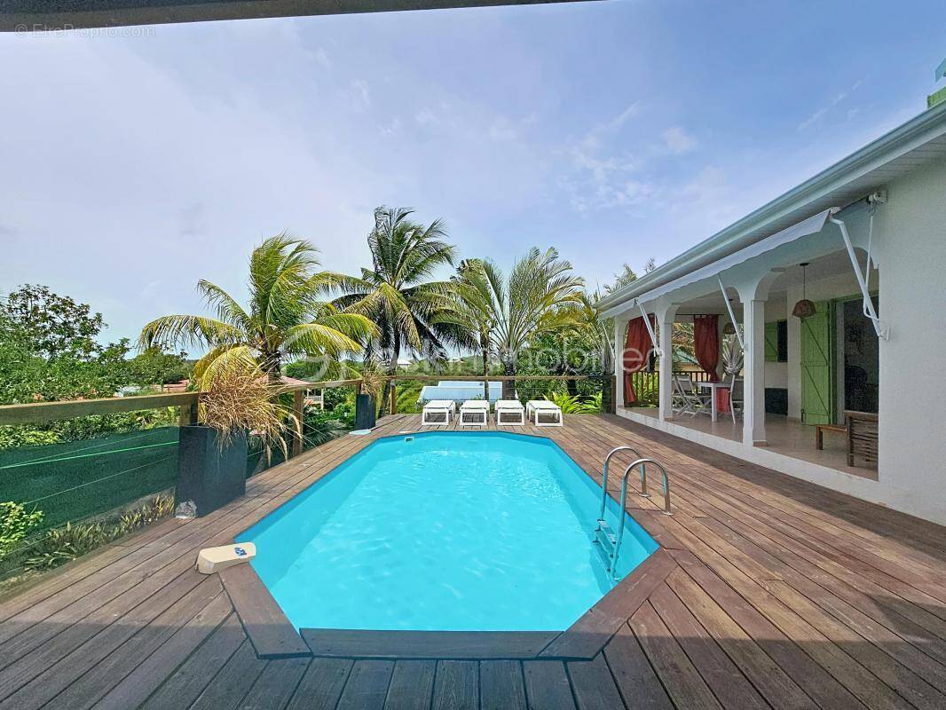 Photo Maison à Sainte-Anne au prix de 472 500€