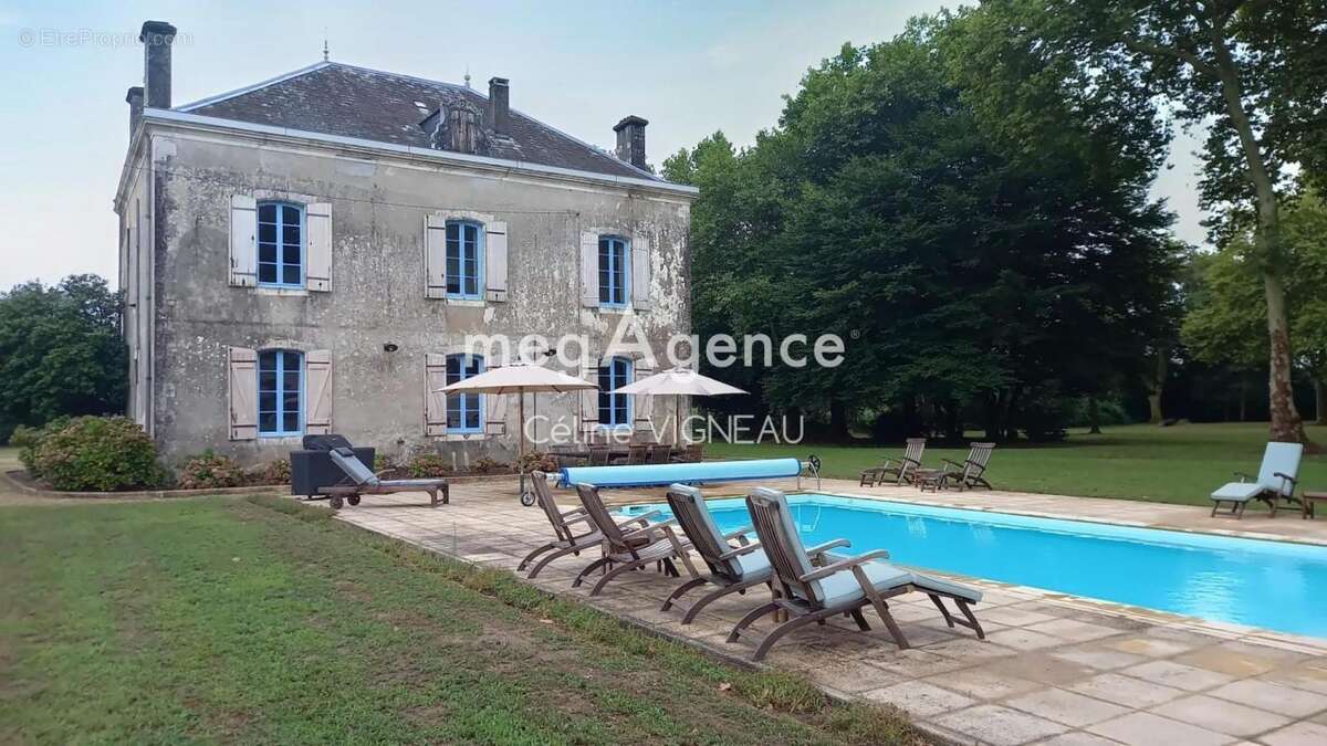 Maison à BEYLONGUE