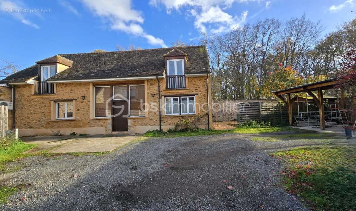 Maison à VERT-LE-GRAND