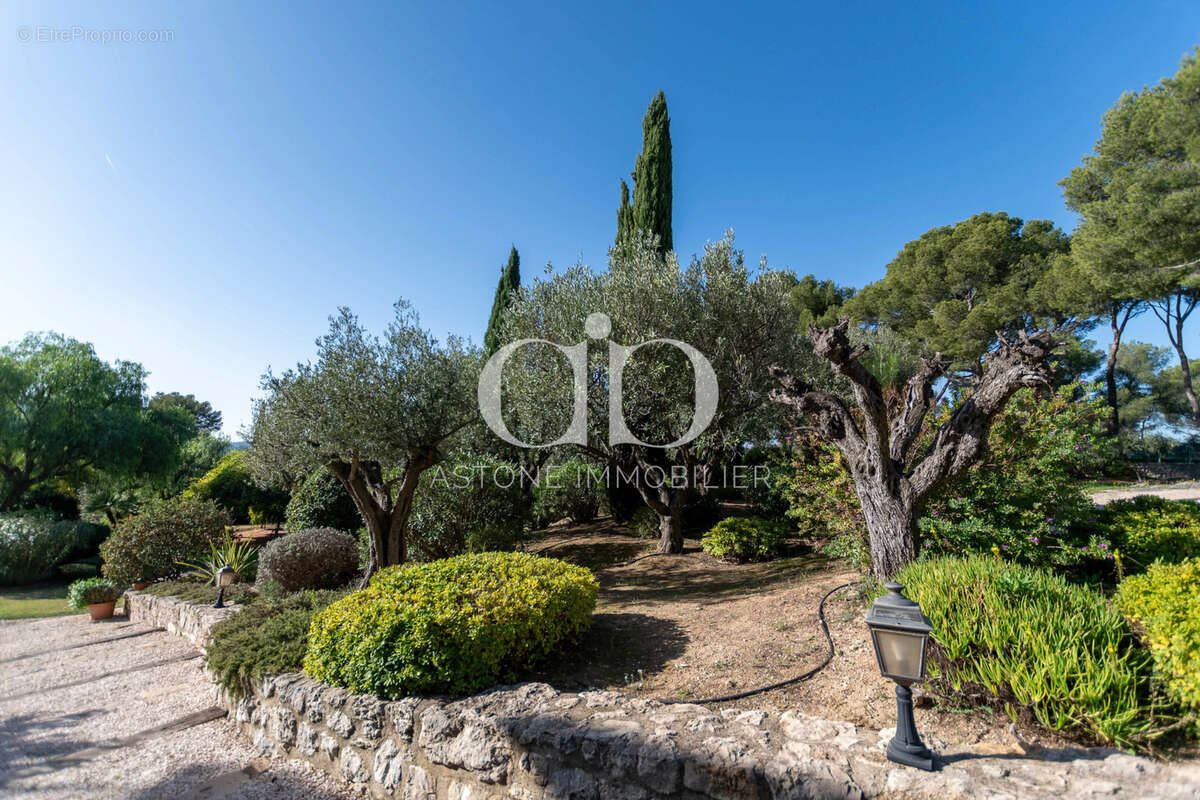 Maison à LA CADIERE-D'AZUR